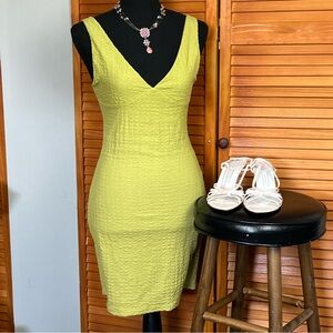 Elegant Yellow Sleeveless Dress